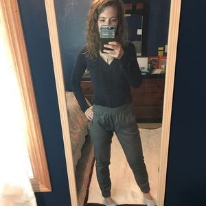 Banana Republic Essential Vee Classic Navy Sweater